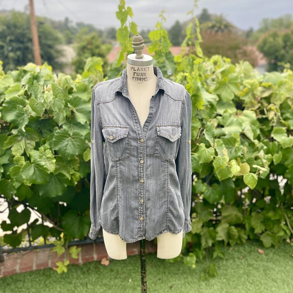 Anthropologie Cloth and Stone Shirt Medium Grey Chambray LS Embroidery on Back